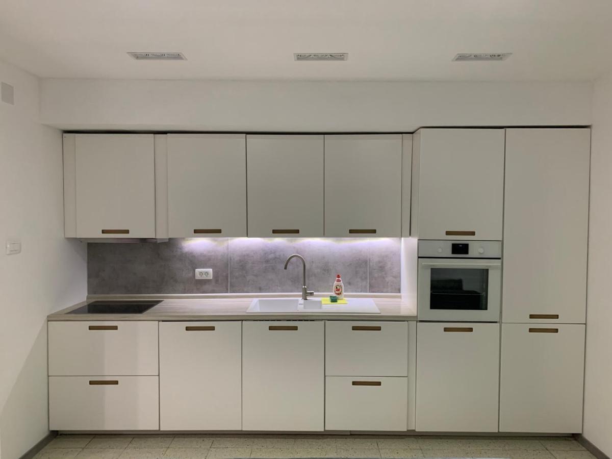Green Apartment By Alex Rafael Zagabria Esterno foto