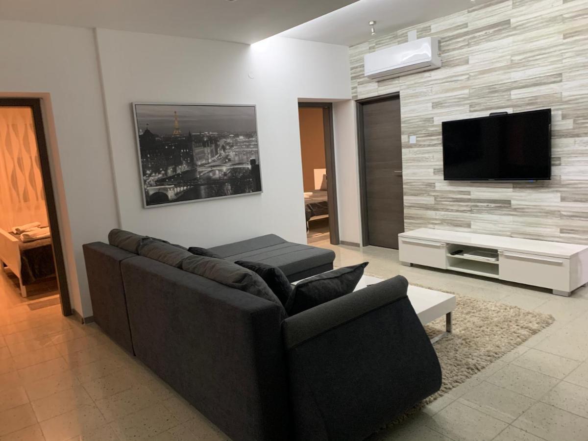 Green Apartment By Alex Rafael Zagabria Esterno foto